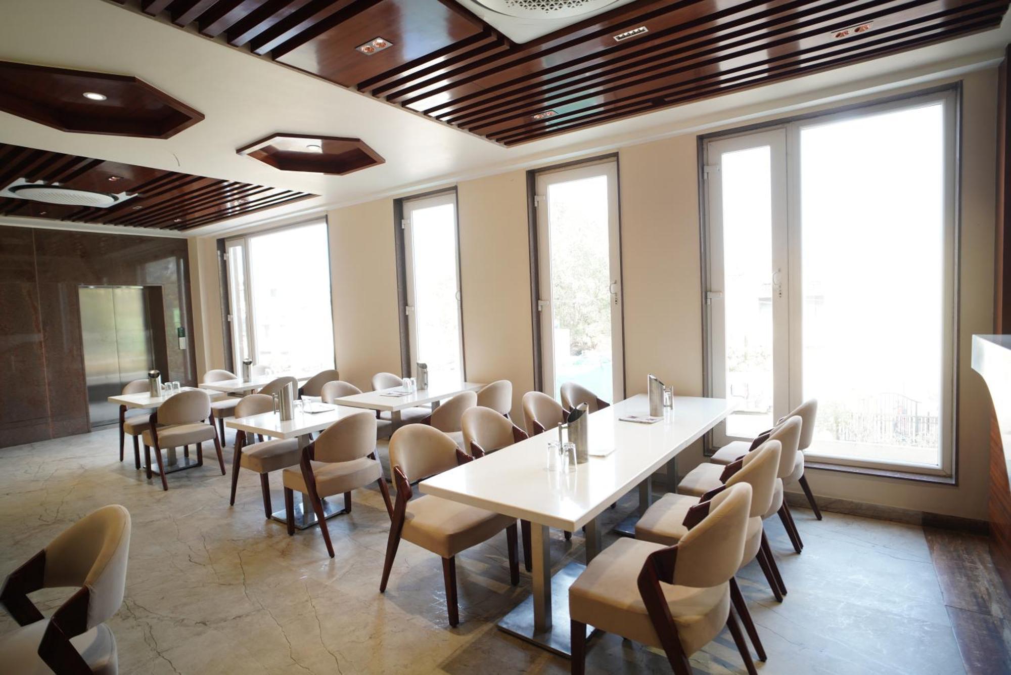 Grand 3* Varanasi